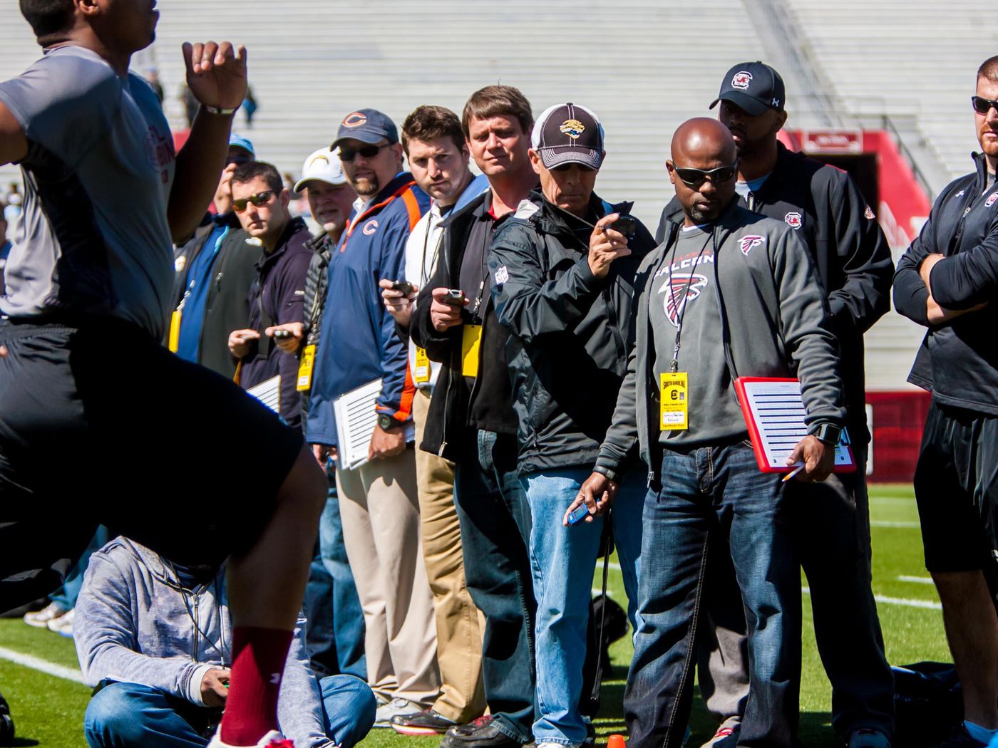how much do nfl scouts get paid