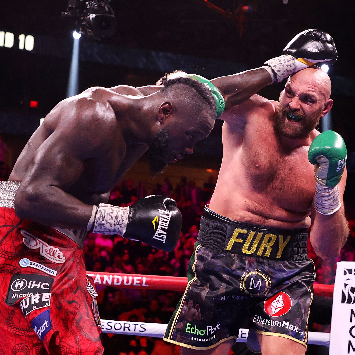 tyson fury boxing gloves: find out what the champ uses for training and fights