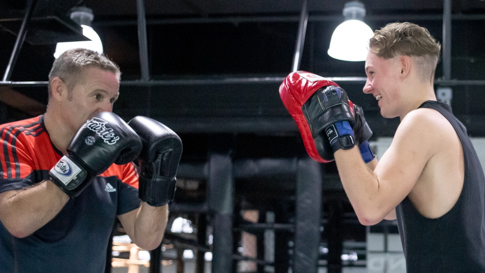 Dual boxing for beginners: Tips and tricks for success.