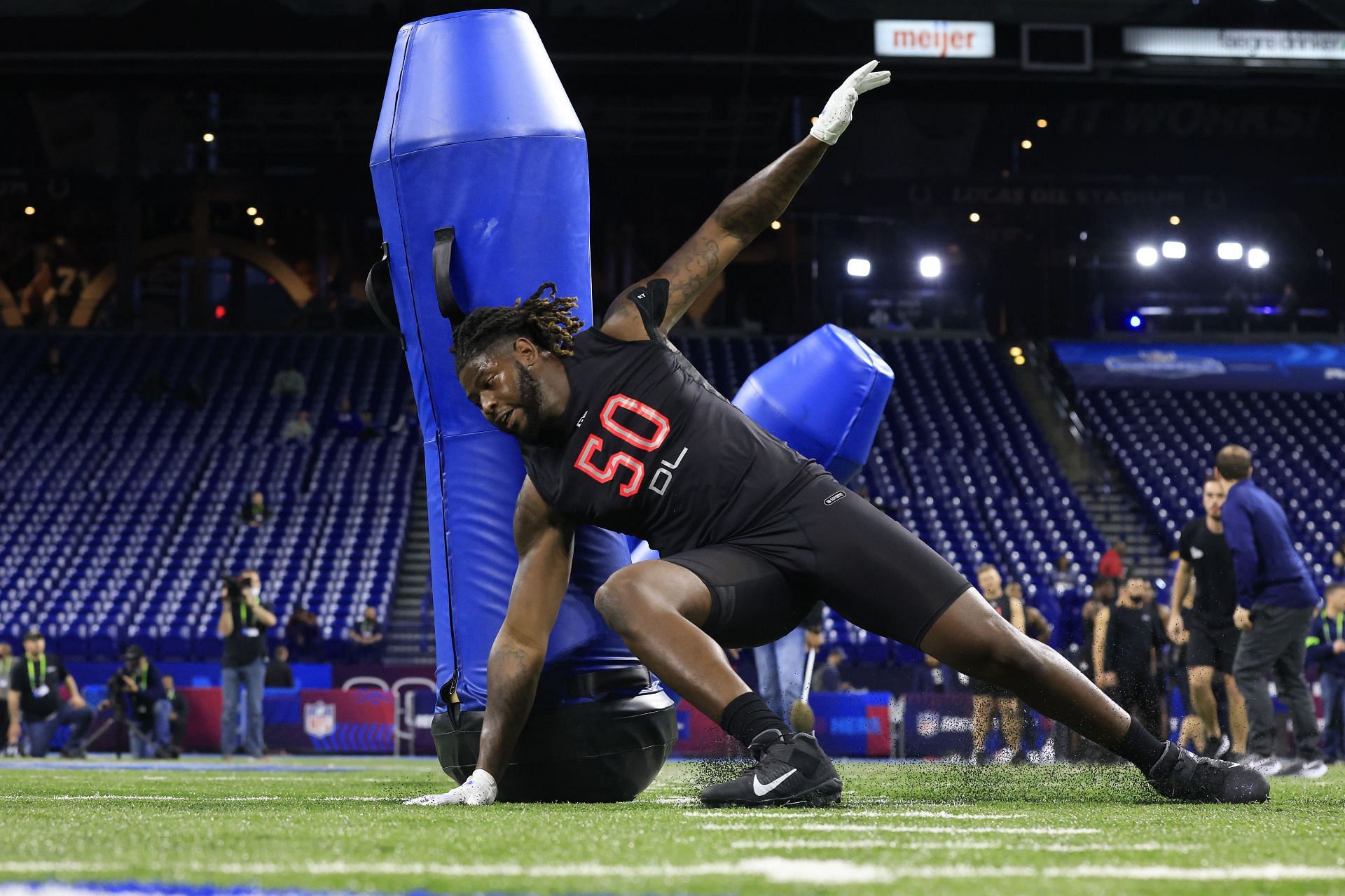 How Much Does a NFL Scout Make? Find Out What Scouts Really Earn