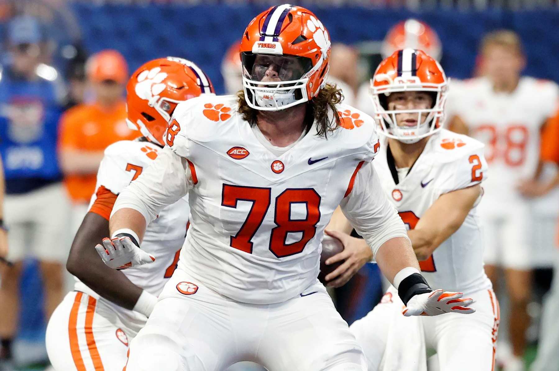 What makes Blake Miller special for the NFL Draft? (Discover his key strengths and important college highlights)