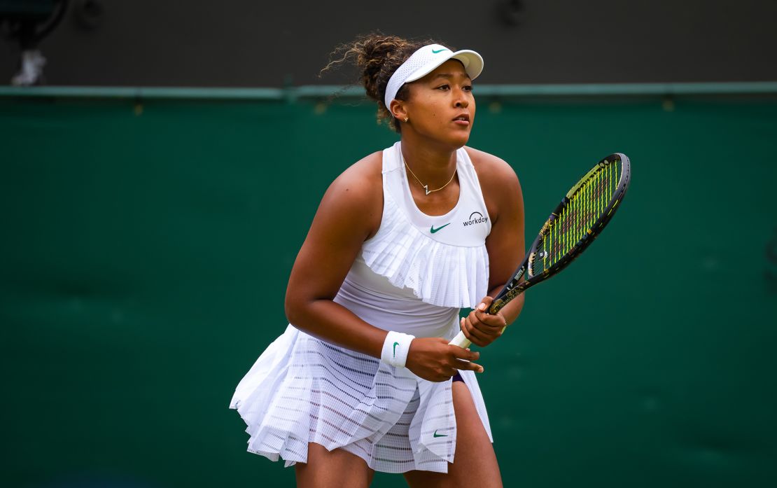 Singlet tennis or a normal tee? Discover which one is the winner for tennis players.