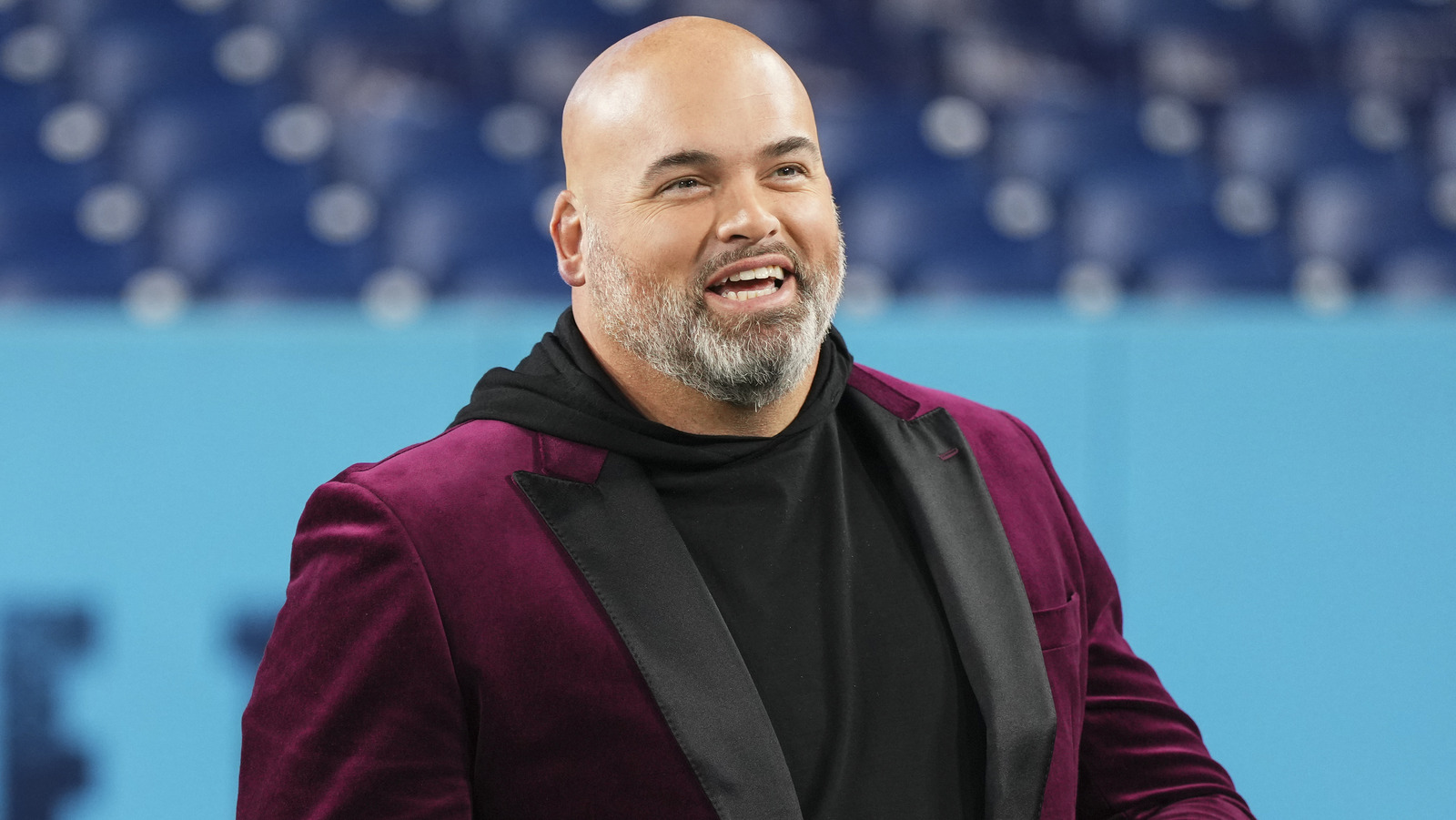 Who stars in the Geico football commercial cast? Find out about the actors making you smile.